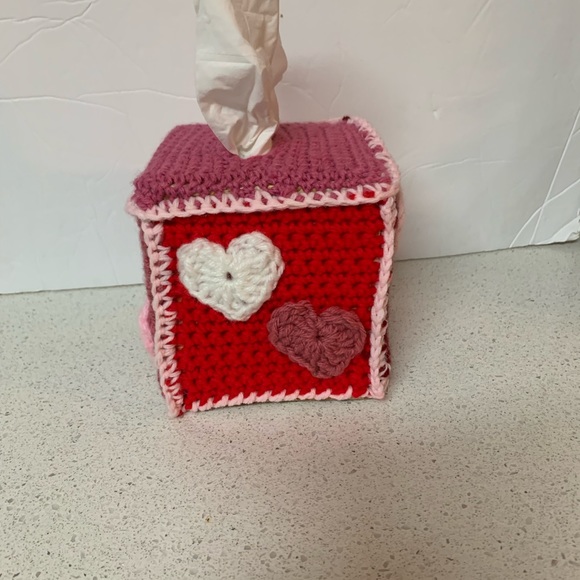 Valentines Pink Tissue Box Cover Cozy New Handmade Crochet - Picture 9 of 10